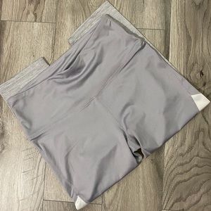 Reebok Gray Workout Capris Leggings Size Large